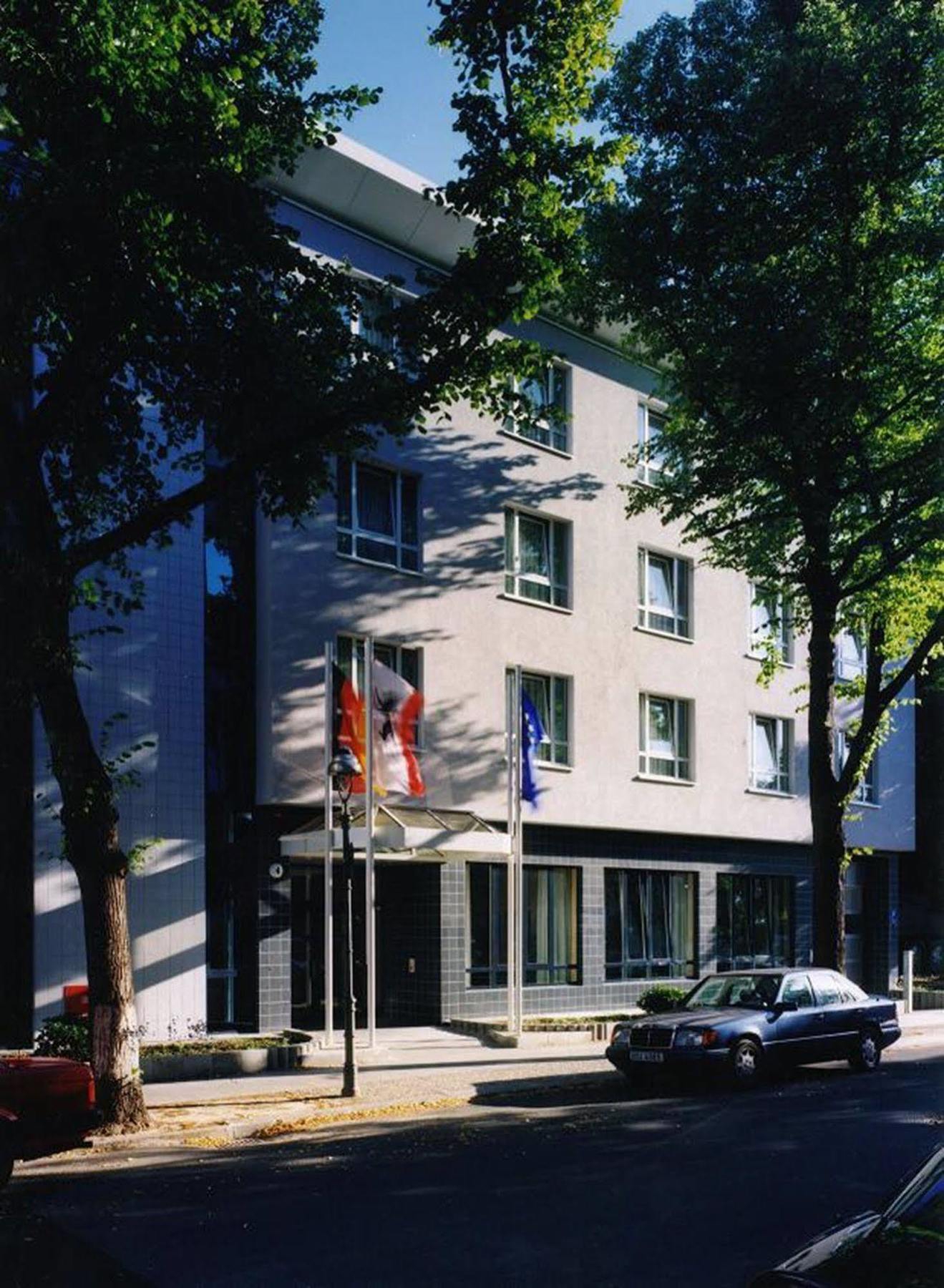 Hotel Alt Tempelhof Berlim Exterior foto